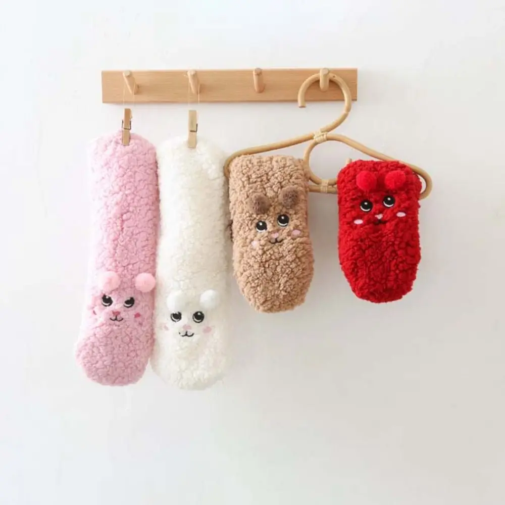 Милые теплые носки с вышивкой, утолщенные, противоскользящие, для сна, зимние флисовые носки, подарок для женщин
Милые теплые носки с вышивкой, утолщенные, противоскользящие, для сна, зимние флисовые носки, подарок для женщин