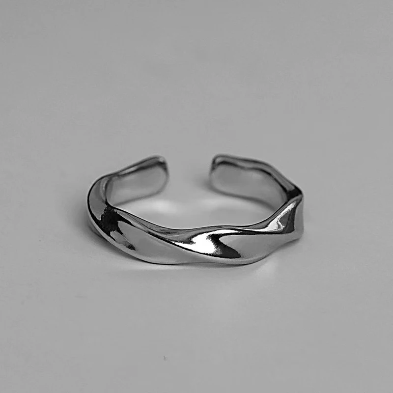 Fashion Adjustable Opening Rings for Men Women Simple Twist Finger Ring Anniversary Gifts Party Jewelry
Fashion Adjustable Opening Rings for Men Women Simple Twist Finger Ring Anniversary Gifts Party Jewelry