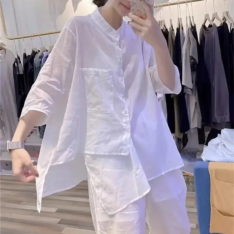 Новинка 2023 года, летние повседневные женские комплекты из двух предметов, белые рубашки нестандартной формы, базовые шорты с эластичной резинкой на талии, дышащие шорты до икры
Новинка 2023 года, летние повседневные женские комплекты из двух предметов, белые рубашки нестандартной формы, базовые шорты с эластичной резинкой на талии, дышащие шорты до икры