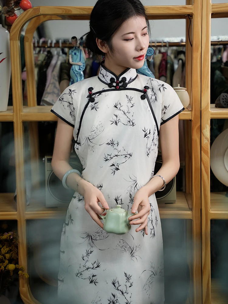 Elegant Long Slim Fit Satin Water-Mark Bamboo Print Retro Artistic Style Girl Spring Autumn Wear Chinese Trad...
Elegant Long Slim Fit Satin Water-Mark Bamboo Print Retro Artistic Style Girl Spring Autumn Wear Chinese Trad...