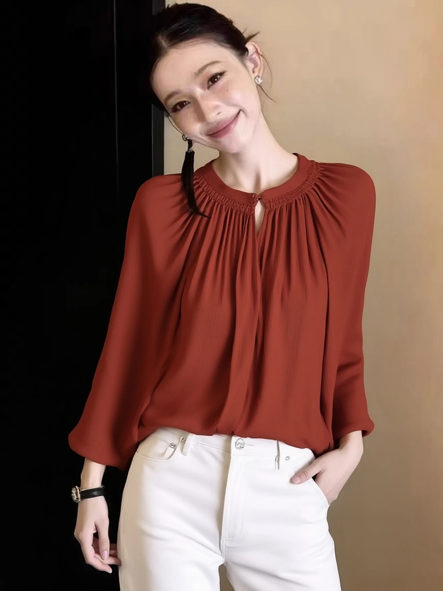 Retro round Neck Loose Commuter Style Women's Shirt Casual Fashion Spring 2026 Trendy All-Match Chiffon Top Poetic Lin
Retro round Neck Loose Commuter Style Women's Shirt Casual Fashion Spring 2026 Trendy All-Match Chiffon Top Poetic Lin