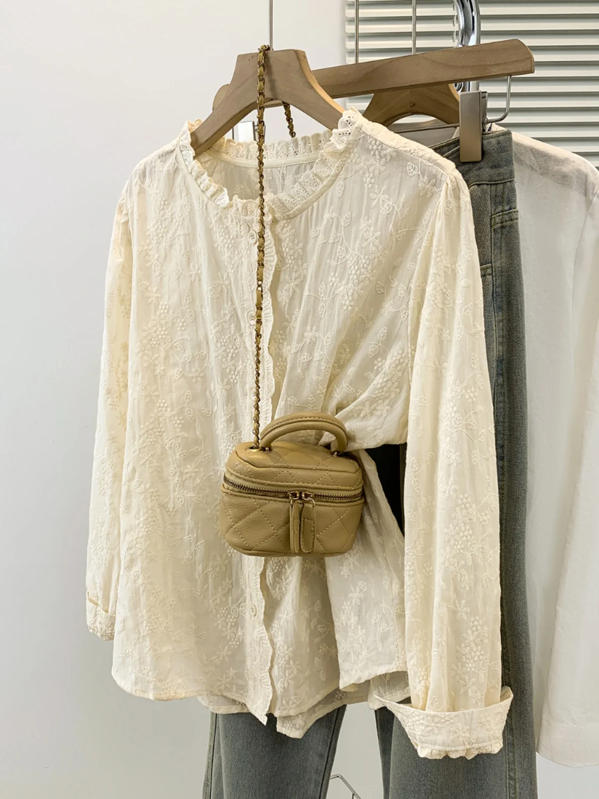 Loose Women's Embroidered irt Wood Hollow Design Spring Autumn Inner Wear Outer Wear Trendy Cotton Blend Long Sve
Loose Women's Embroidered irt Wood Hollow Design Spring Autumn Inner Wear Outer Wear Trendy Cotton Blend Long Sve