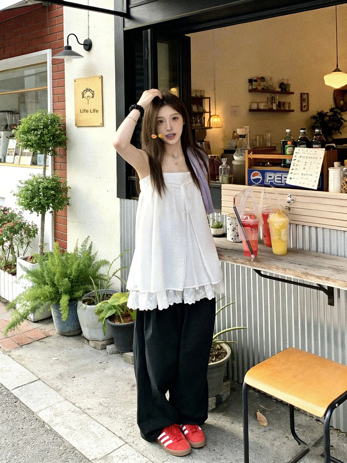 Elegant White Lace Splice Design Women's Camisole Top Loose Fit Inner Wear Strap Vest 2026 New Style Age-Defying Fashion
Elegant White Lace Splice Design Women's Camisole Top Loose Fit Inner Wear Strap Vest 2026 New Style Age-Defying Fashion