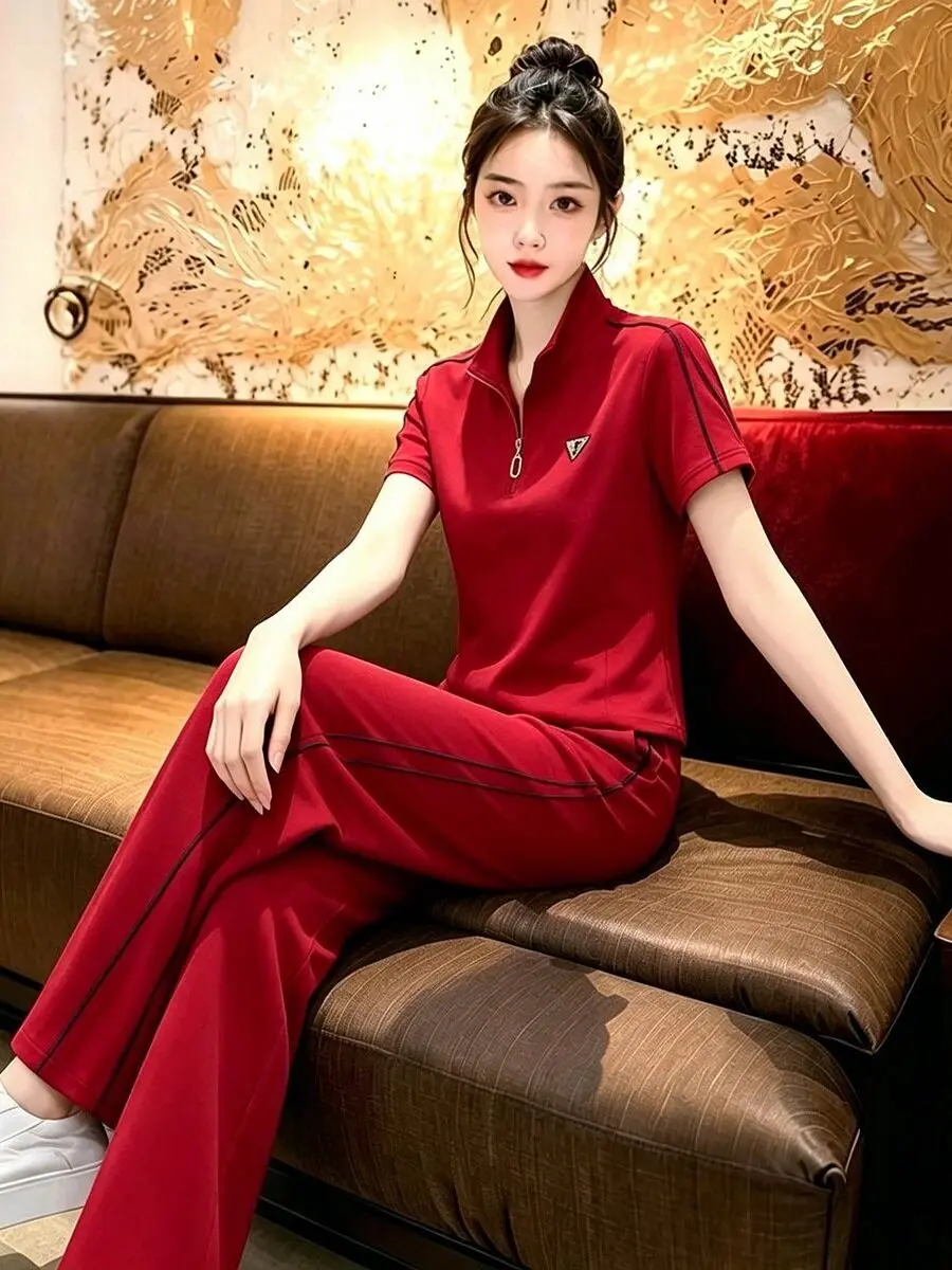 Summer New Luxury Sport Style Set Stand Collar Half Zipper Red Short Sleeve T Shirt Wide Leg Pants Two Piece Set Women
Summer New Luxury Sport Style Set Stand Collar Half Zipper Red Short Sleeve T Shirt Wide Leg Pants Two Piece Set Women