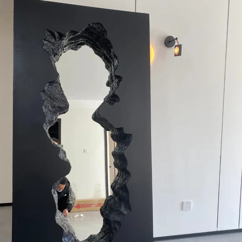Broken mirrors erode floor-to-ceiling full-length mirrors for artistic dressing
Broken mirrors erode floor-to-ceiling full-length mirrors for artistic dressing
