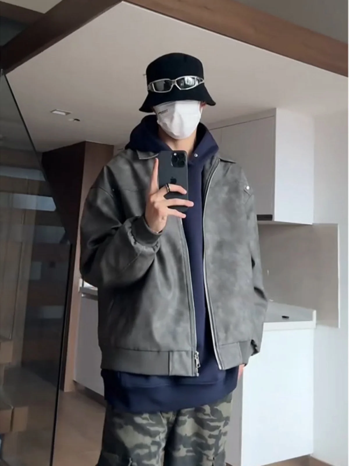 Мужская кожаная куртка Cleanfit Bla: модная куртка-харрингтон для ранней осени, в американском стиле, бейсбольная форма, крутой дизайн.
Мужская кожаная куртка Cleanfit Bla: модная куртка-харрингтон для ранней осени, в американском стиле, бейсбольная форма, крутой дизайн.