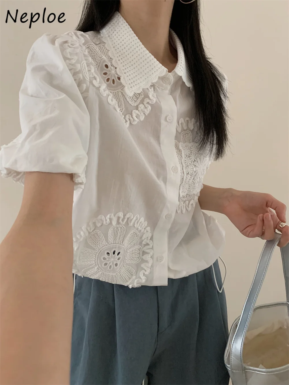 Neploe Korea Chic Sweet French Style Fresh Shirt Hollow Out Embroidery Patchwork Blouses Drawstring Lantern Sleeve Solid Blusas
Neploe Korea Chic Sweet French Style Fresh Shirt Hollow Out Embroidery Patchwork Blouses Drawstring Lantern Sleeve Solid Blusas