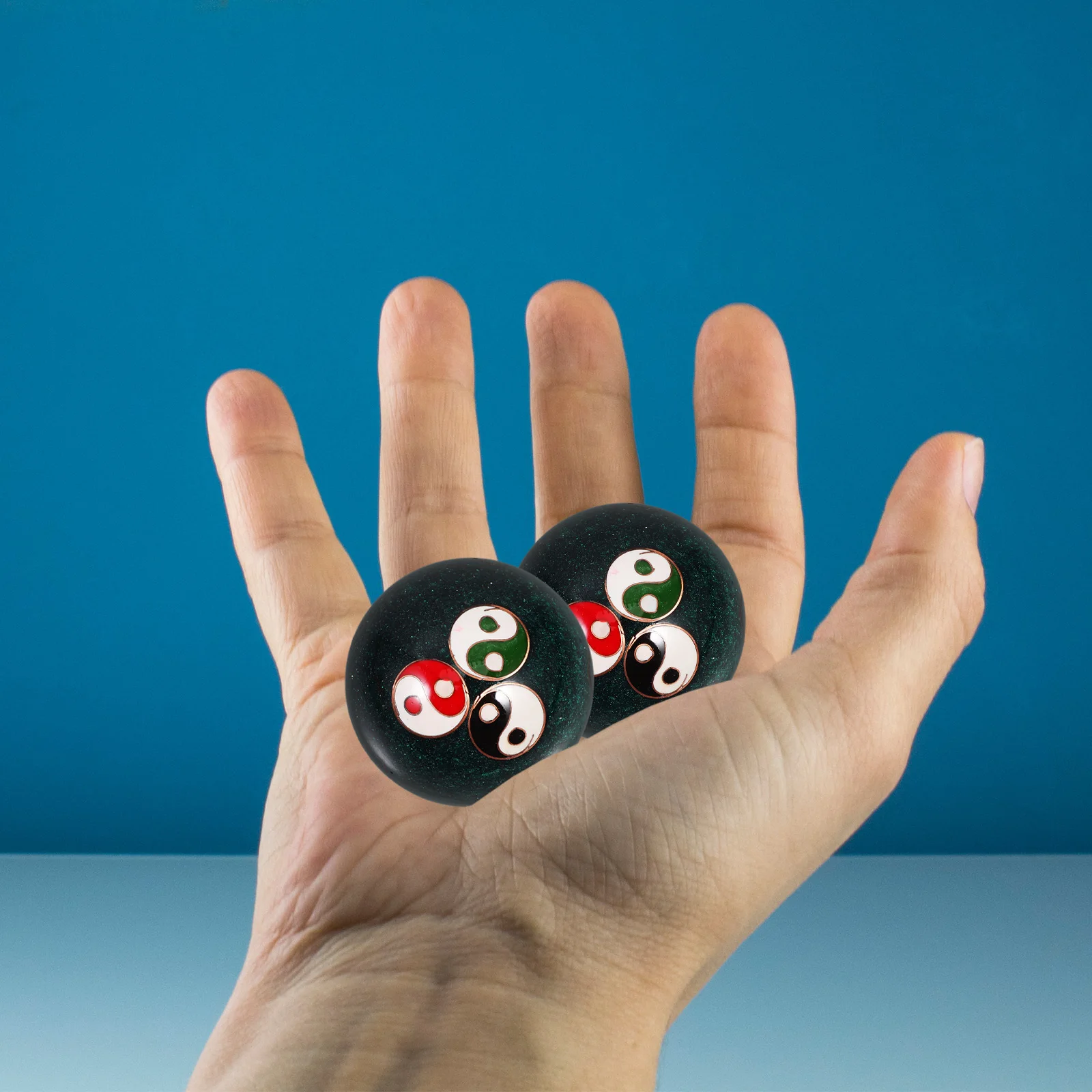 2Pcs Metal Hand Massage Balls with Fine Texture for Hand Movement Practice and Daily Fitness Therapy Portable Stress Relief
2Pcs Metal Hand Massage Balls with Fine Texture for Hand Movement Practice and Daily Fitness Therapy Portable Stress Relief