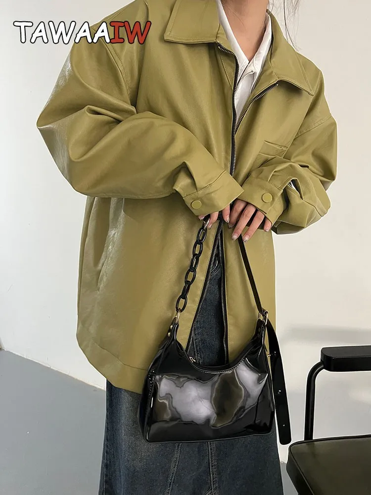 Tawaaiw Green Turn-down Collar Zipper PU Leather Coat And Jackets Women Autumn Spring Loose Outerwear Streetwear Steampunk Tops
Tawaaiw Green Turn-down Collar Zipper PU Leather Coat And Jackets Women Autumn Spring Loose Outerwear Streetwear Steampunk Tops