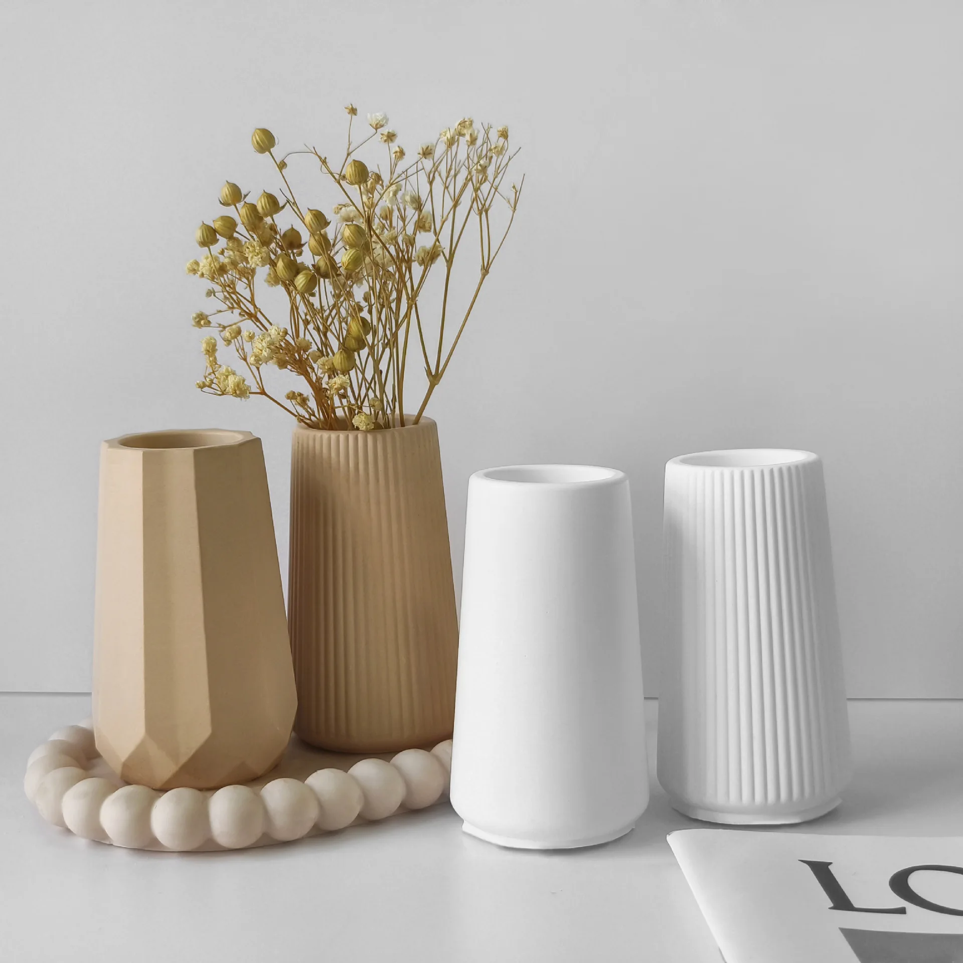 Vase cement plaster silicone mold Nordic style simple fashion office decoration flower arrangement storage resin mold
Vase cement plaster silicone mold Nordic style simple fashion office decoration flower arrangement storage resin mold