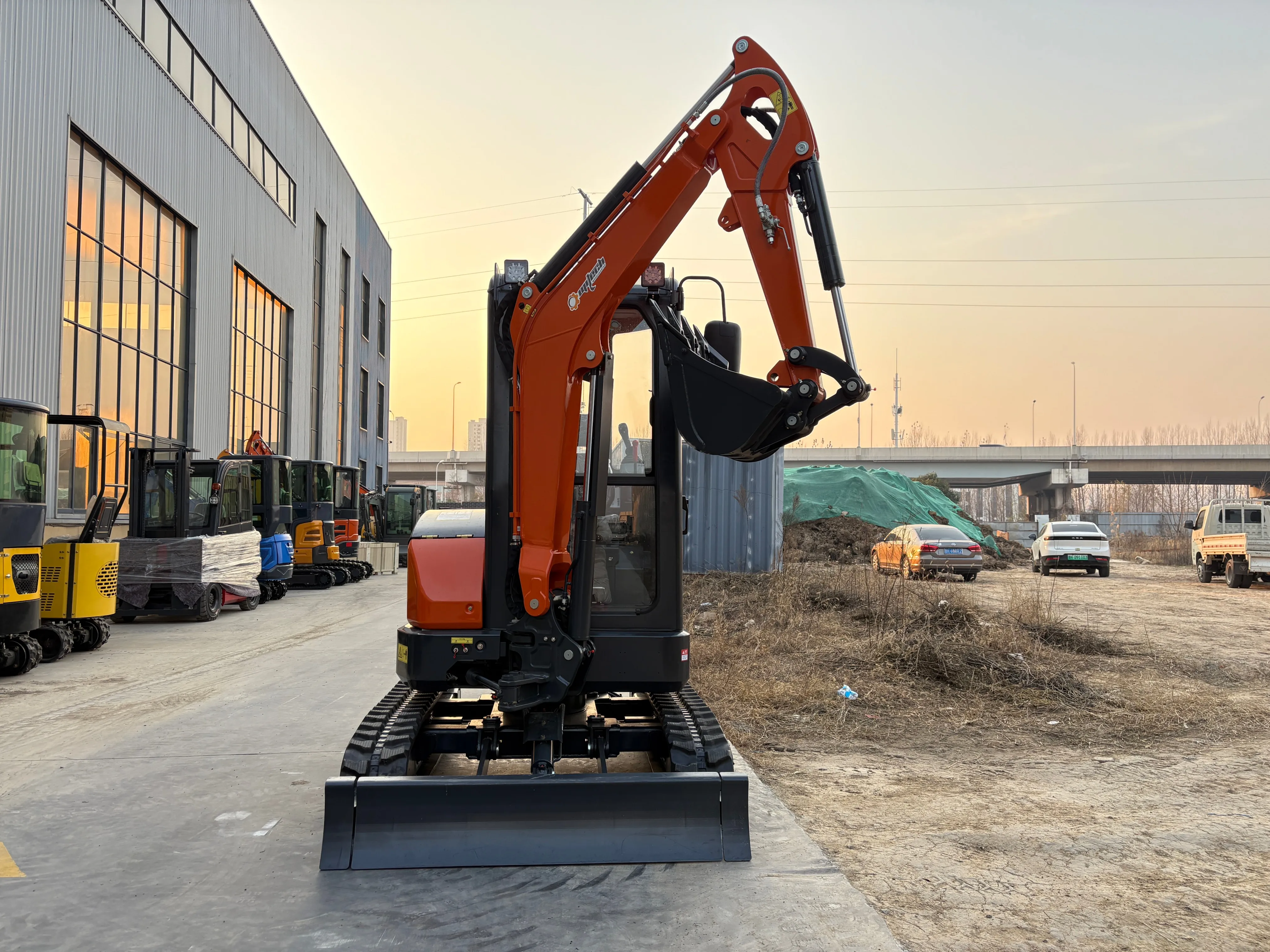 Бестселлер 2026! Индивидуальный высокопроизводительный небольшой гусеничный экскаватор 0,8 тонны с двигателем Koop, экономичная стоимость мощности высокого выпадения
Бестселлер 2026! Индивидуальный высокопроизводительный небольшой гусеничный экскаватор 0,8 тонны с двигателем Koop, экономичная стоимость мощности высокого выпадения