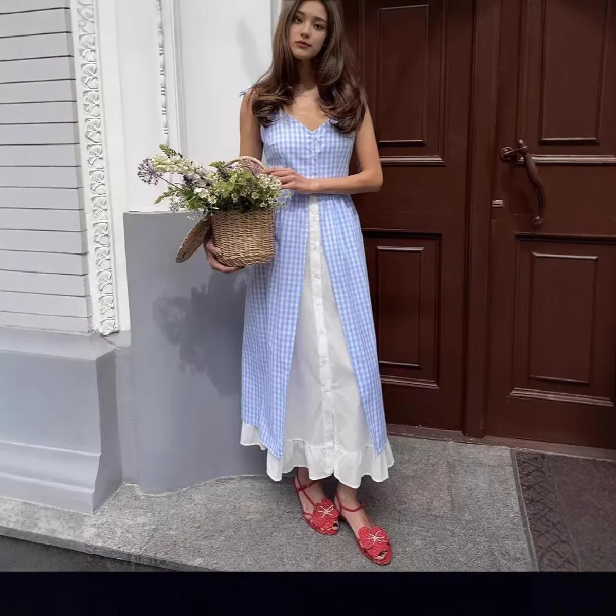 Fashion Fake Two Pieces Camisole Dress Women Single White Blue Patchwork Side Slit Long Dresses 2026 Vacation Party Beach Dress
Fashion Fake Two Pieces Camisole Dress Women Single White Blue Patchwork Side Slit Long Dresses 2026 Vacation Party Beach Dress