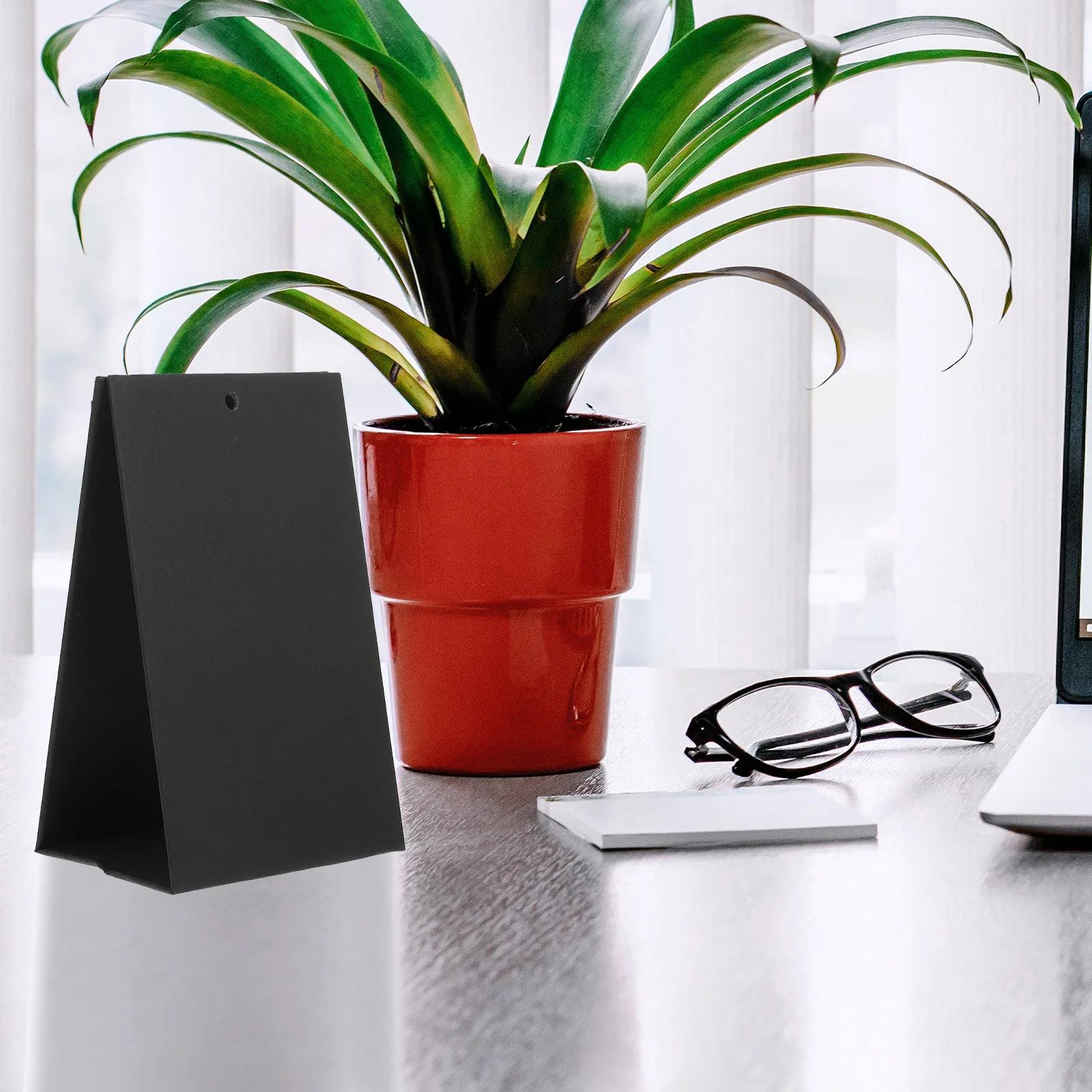 Современная подставка для настольного календаря, утолщенная вертикальная подставка для откидного календаря, аксессуар для организации офиса и дома
Современная подставка для настольного календаря, утолщенная вертикальная подставка для откидного календаря, аксессуар для организации офиса и дома