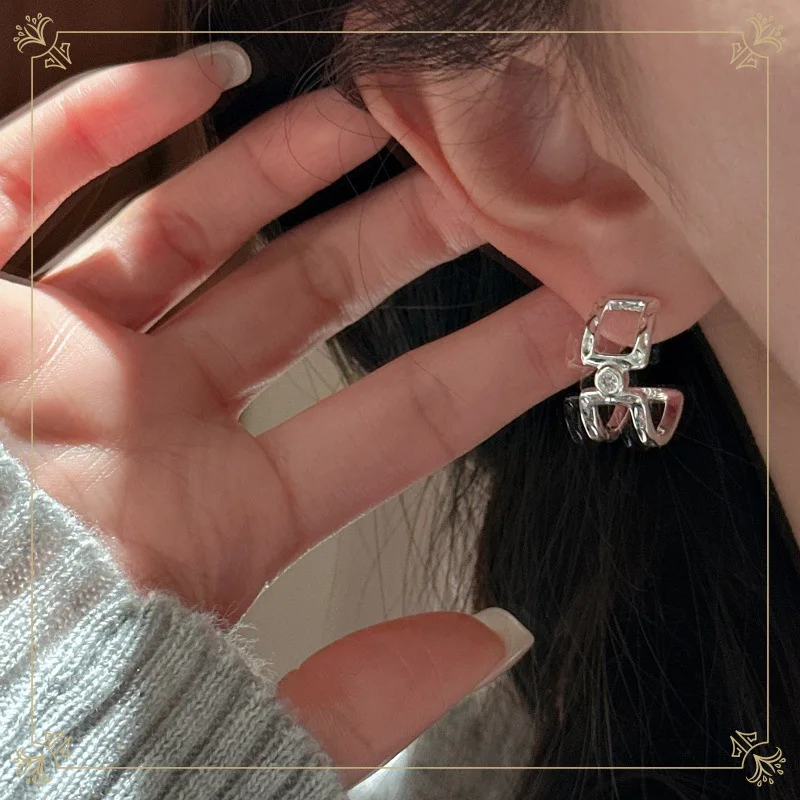 S925 Sterling Silver Retro Double-Layer Earrings Niche Design Korean Simple Fashion Ear Jewelry Wholesale Silver Gift
S925 Sterling Silver Retro Double-Layer Earrings Niche Design Korean Simple Fashion Ear Jewelry Wholesale Silver Gift