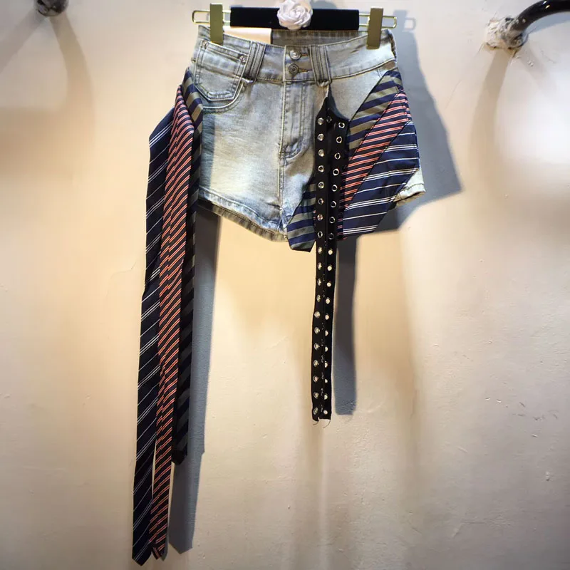 European Fashion Shorts, 2025 Summer New Splicing Color Fringed Streamer High Waist Thin Elastic Denim Shorts Women's, Hot Pants
European Fashion Shorts, 2025 Summer New Splicing Color Fringed Streamer High Waist Thin Elastic Denim Shorts Women's, Hot Pants