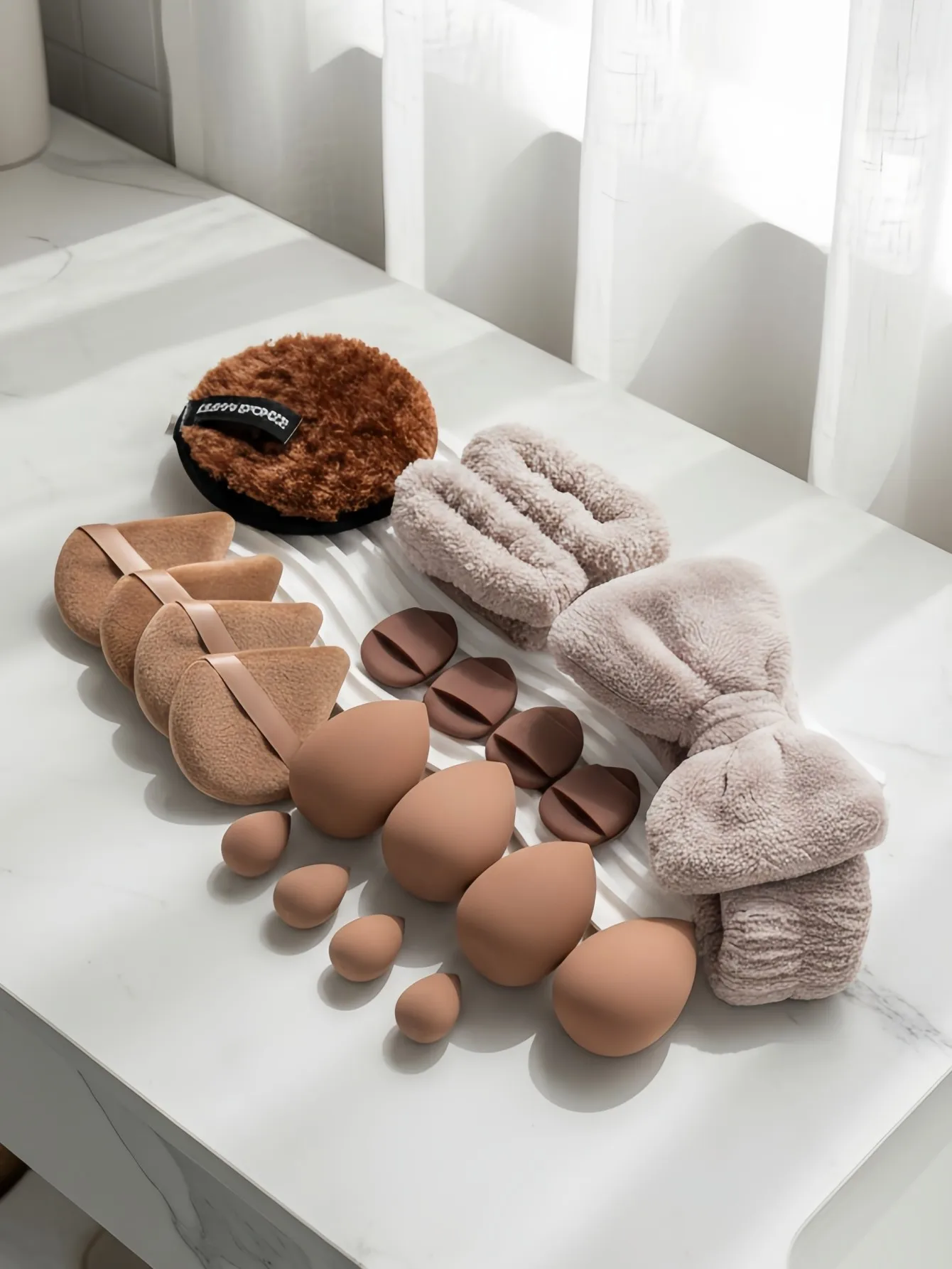 20Pcs Makeup Sponge Set Multi-Color Beauty Blenders Kit with Headband, Powder Puffs Sponge Cleaner Wristbands Contouring Makeup
20Pcs Makeup Sponge Set Multi-Color Beauty Blenders Kit with Headband, Powder Puffs Sponge Cleaner Wristbands Contouring Makeup