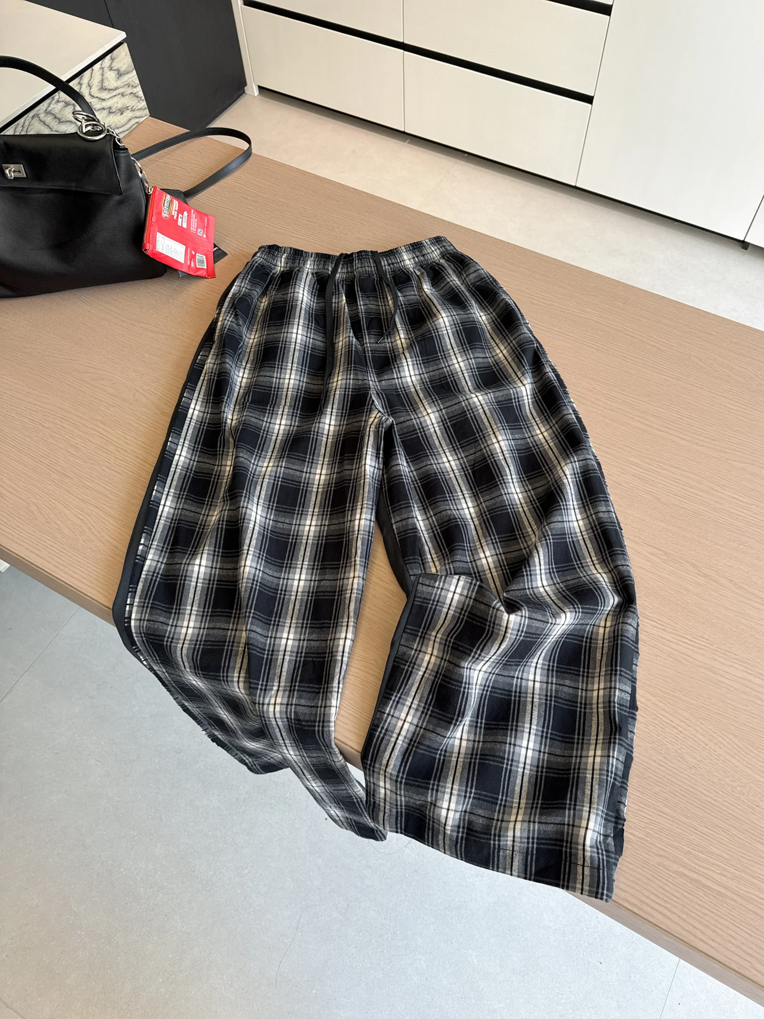 SUNTEEZA ex Loose Long Casual Pants id Pattern Splicing Dyeing And Weaving Cleanfit Wide Leg Pants Cotton 00%
SUNTEEZA ex Loose Long Casual Pants id Pattern Splicing Dyeing And Weaving Cleanfit Wide Leg Pants Cotton 00%