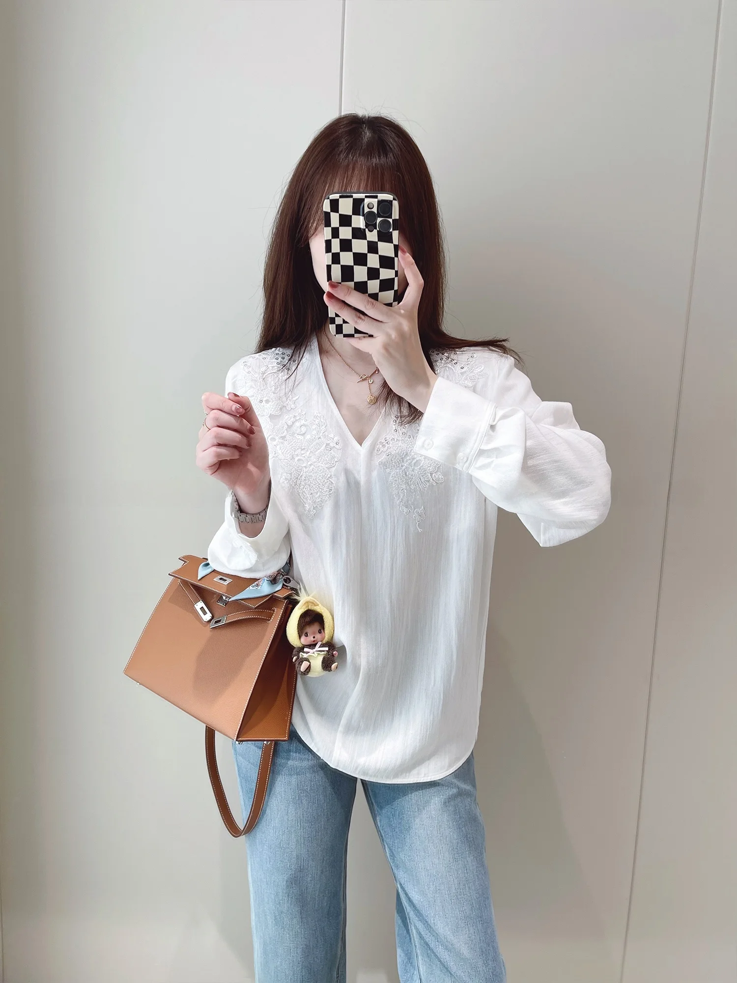 Gentle Shiny Bead Lightweight Breathable Cotton Linen Loose V-neck Shirt Women's Spring 2026 Long Sleeve Regular Sleeve Style
Gentle Shiny Bead Lightweight Breathable Cotton Linen Loose V-neck Shirt Women's Spring 2026 Long Sleeve Regular Sleeve Style
