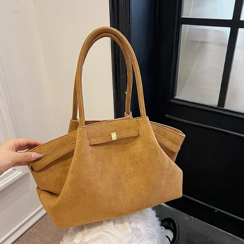 Shoulder Ladies Handbags Luxury Designer Wings Bag French Ladies Suede Crossbody Bags Women's Tote Daily Collocation
Shoulder Ladies Handbags Luxury Designer Wings Bag French Ladies Suede Crossbody Bags Women's Tote Daily Collocation