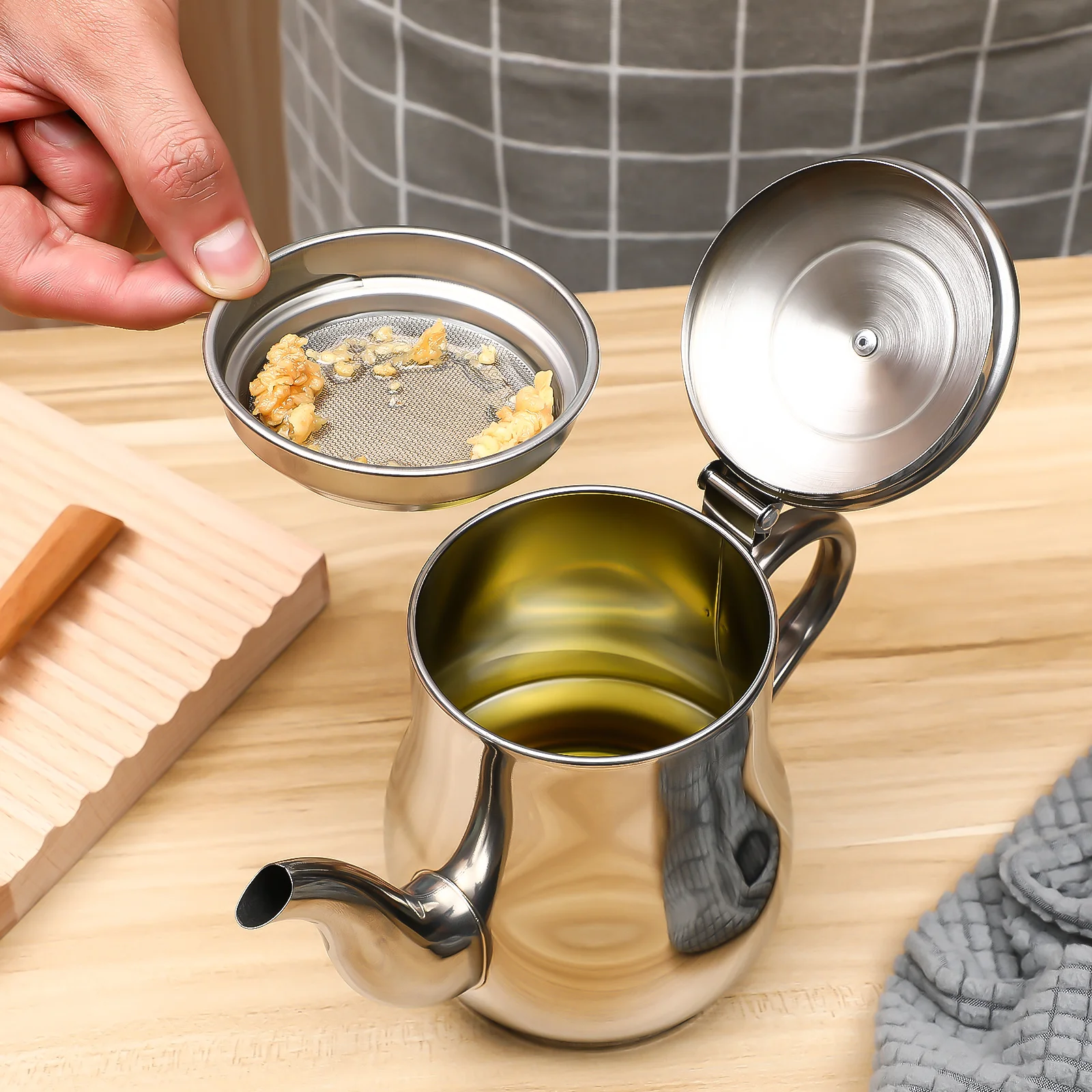 Oil Dispenser Bottle for Kitchen Stainless Steel Pot Containers Silver Storage Holders
Oil Dispenser Bottle for Kitchen Stainless Steel Pot Containers Silver Storage Holders
