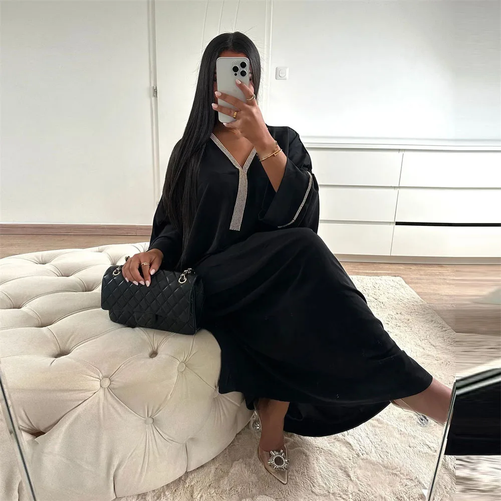 Kaftan Luxury Dubai Abaya Turkey Diamond V-Neck Muslim Dress Islam Abayas Dresses for Women Robe Caftan Ensemble Femme Musulmane 
Kaftan Luxury Dubai Abaya Turkey Diamond V-Neck Muslim Dress Islam Abayas Dresses for Women Robe Caftan Ensemble Femme Musulmane