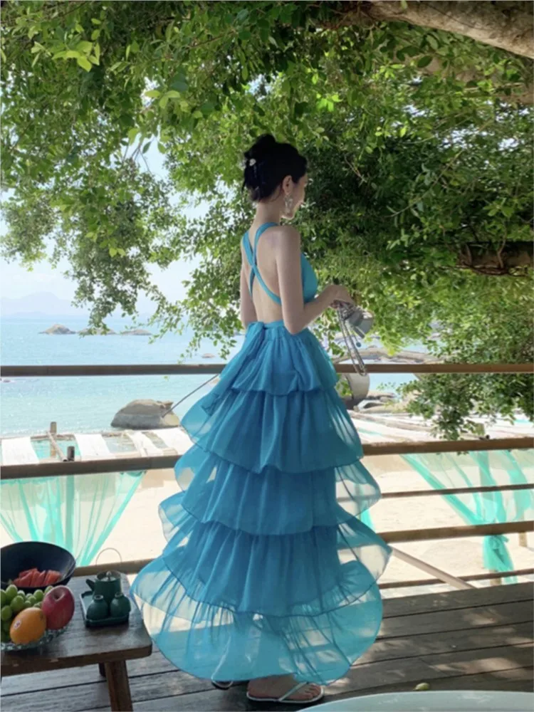 Blue seaside vacation long cake dress halter backless and cinched-waist
Blue seaside vacation long cake dress halter backless and cinched-waist