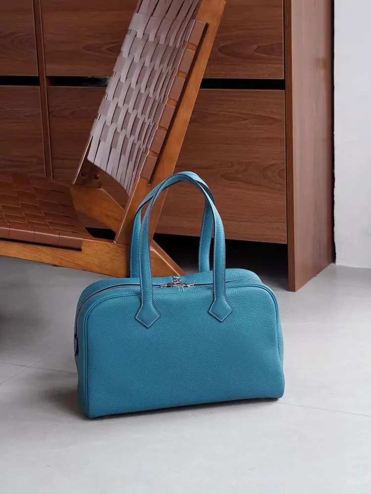 Синяя простая большая сумка, женская пригородная сумка-тоут, роскошная матовая сумка Boston, повседневная сумка из полиэстера
Синяя простая большая сумка, женская пригородная сумка-тоут, роскошная матовая сумка Boston, повседневная сумка из полиэстера