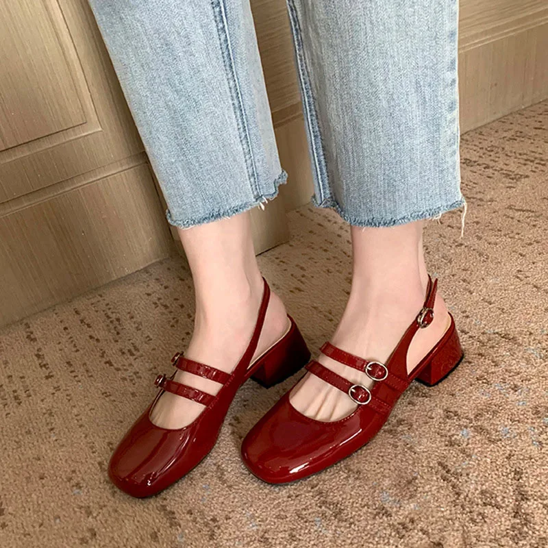 Retro square toe shallow mouth double breasted back hollow toe sandals
Retro square toe shallow mouth double breasted back hollow toe sandals