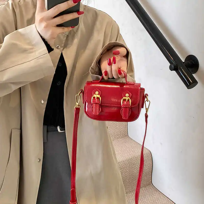 Women Red Mini Handle Square Bag Trendy Pu Leather Headphone Lipstick Handbag Solid Color Texture Crossbody Bags Female
Women Red Mini Handle Square Bag Trendy Pu Leather Headphone Lipstick Handbag Solid Color Texture Crossbody Bags Female