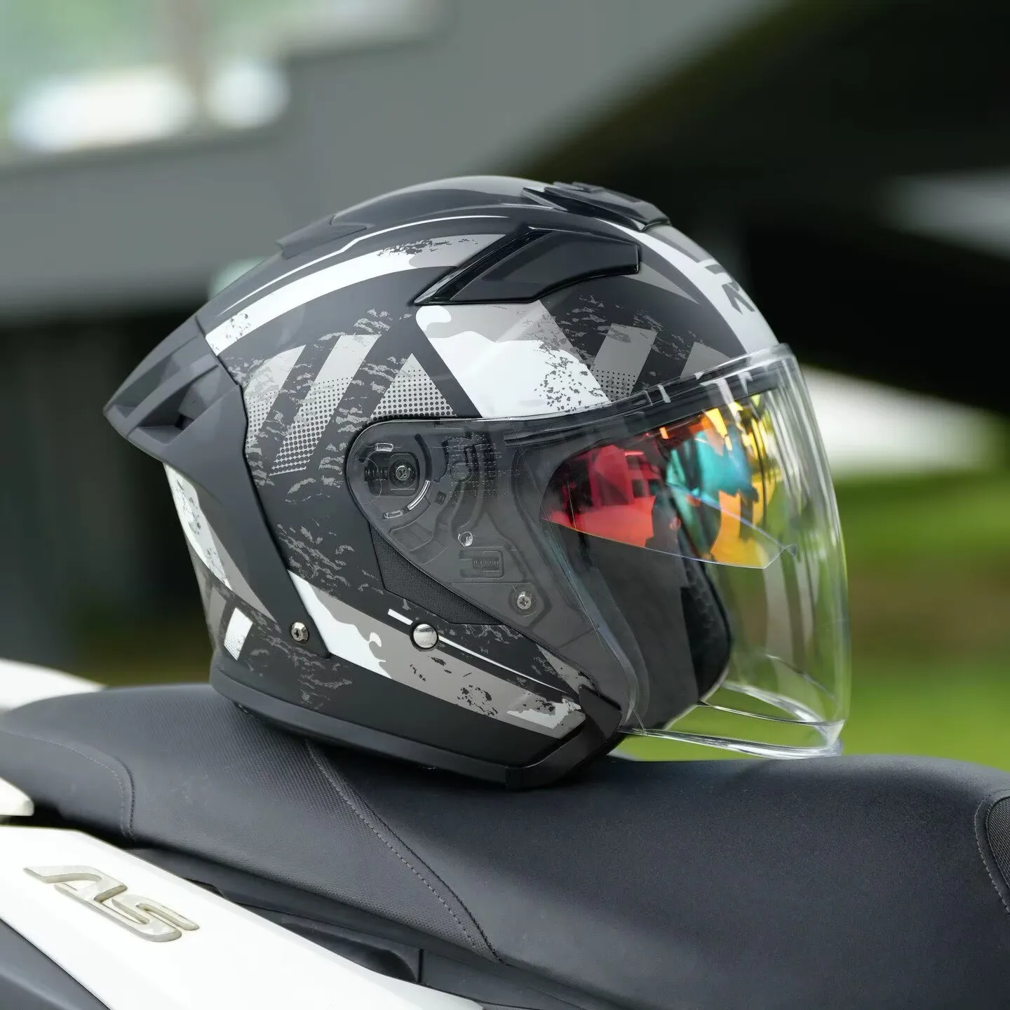 Мотоциклетные шлемы RSV для мужчин и женщин, полушлемы в стиле ретро, круизный шлем с двумя линзами, скутер, шлем три четверти для верховой езды, casco moto, всесезонные
Мотоциклетные шлемы RSV для мужчин и женщин, полушлемы в стиле ретро, круизный шлем с двумя линзами, скутер, шлем три четверти для верховой езды, casco moto, всесезонные