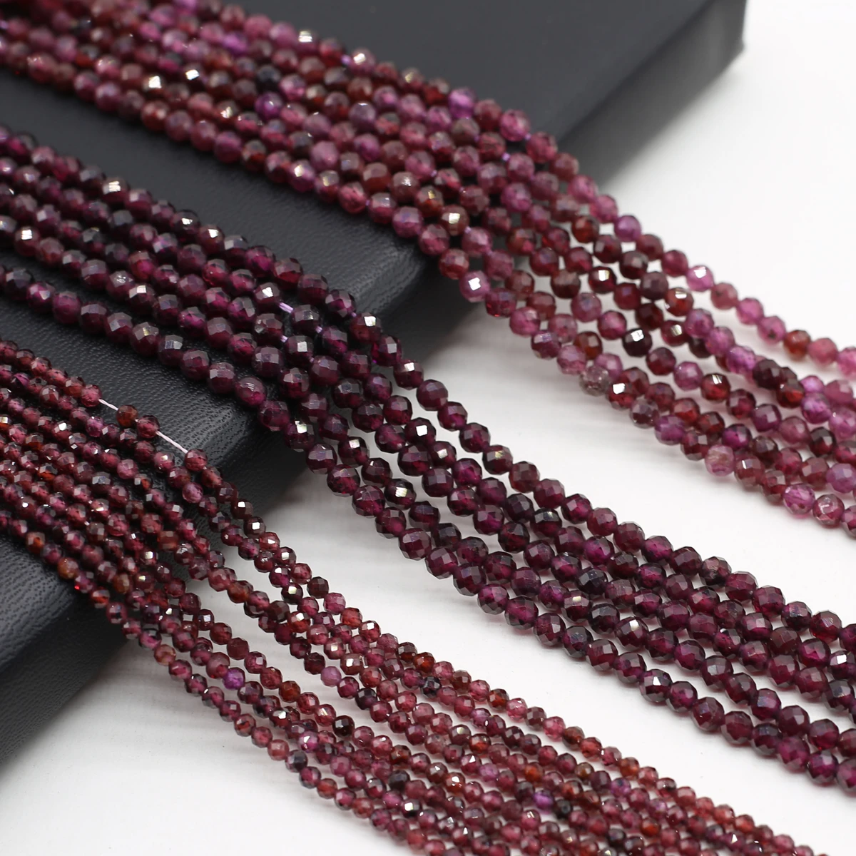 Fine Natural Stone Garnet Beads Loose Round Crystal Bead for Jewelry Making Diy Women Necklace Bracelet Accessories
Fine Natural Stone Garnet Beads Loose Round Crystal Bead for Jewelry Making Diy Women Necklace Bracelet Accessories