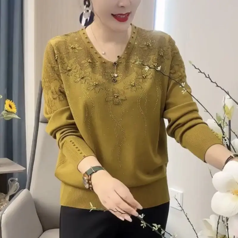 Heavy Industry Beaded Hot Diamond Knitted Sweater Fashion Women's Long Sleeve V-neck Thin Sweater High End Bottom Pullover Tops
Heavy Industry Beaded Hot Diamond Knitted Sweater Fashion Women's Long Sleeve V-neck Thin Sweater High End Bottom Pullover Tops