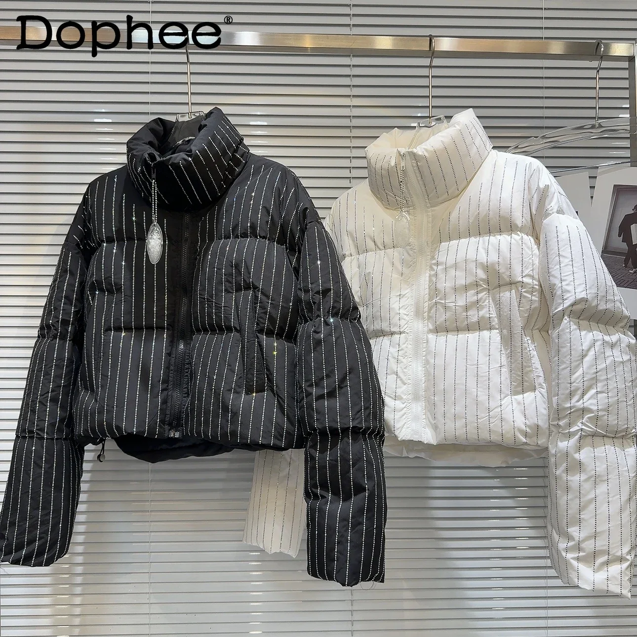 Vertical Stripes Rhinestone Pattern Stand-up Collar Down Jacket Women 2023 Winter New Hot Girl Style Short Warm Coat Female
Vertical Stripes Rhinestone Pattern Stand-up Collar Down Jacket Women 2023 Winter New Hot Girl Style Short Warm Coat Female