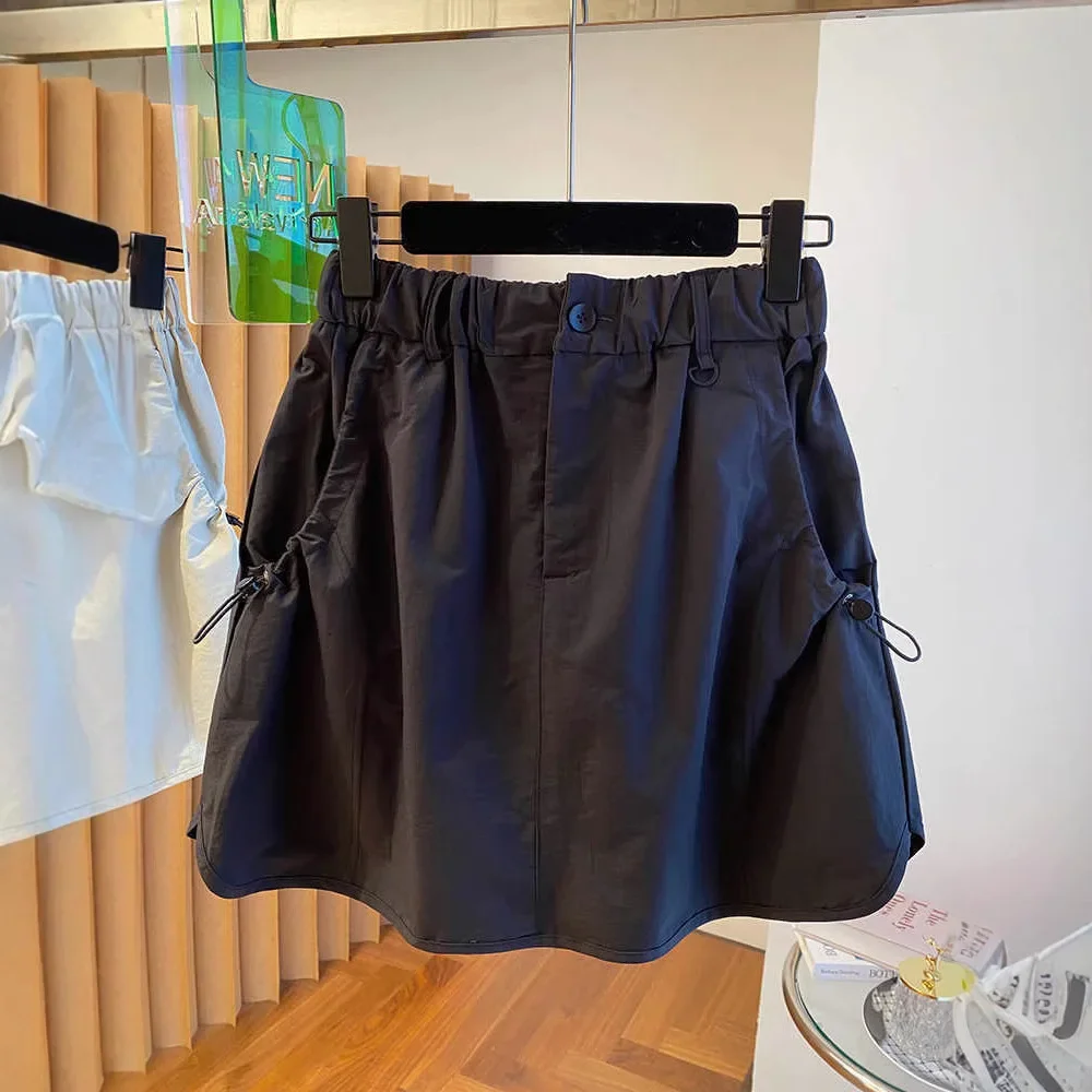 New Loose High Waist Cargo Short Skirts Women 2025 Summer Slimming Skirts Anti-Light Retro Tight-Fitting Half-length Skirt Pants
New Loose High Waist Cargo Short Skirts Women 2025 Summer Slimming Skirts Anti-Light Retro Tight-Fitting Half-length Skirt Pants