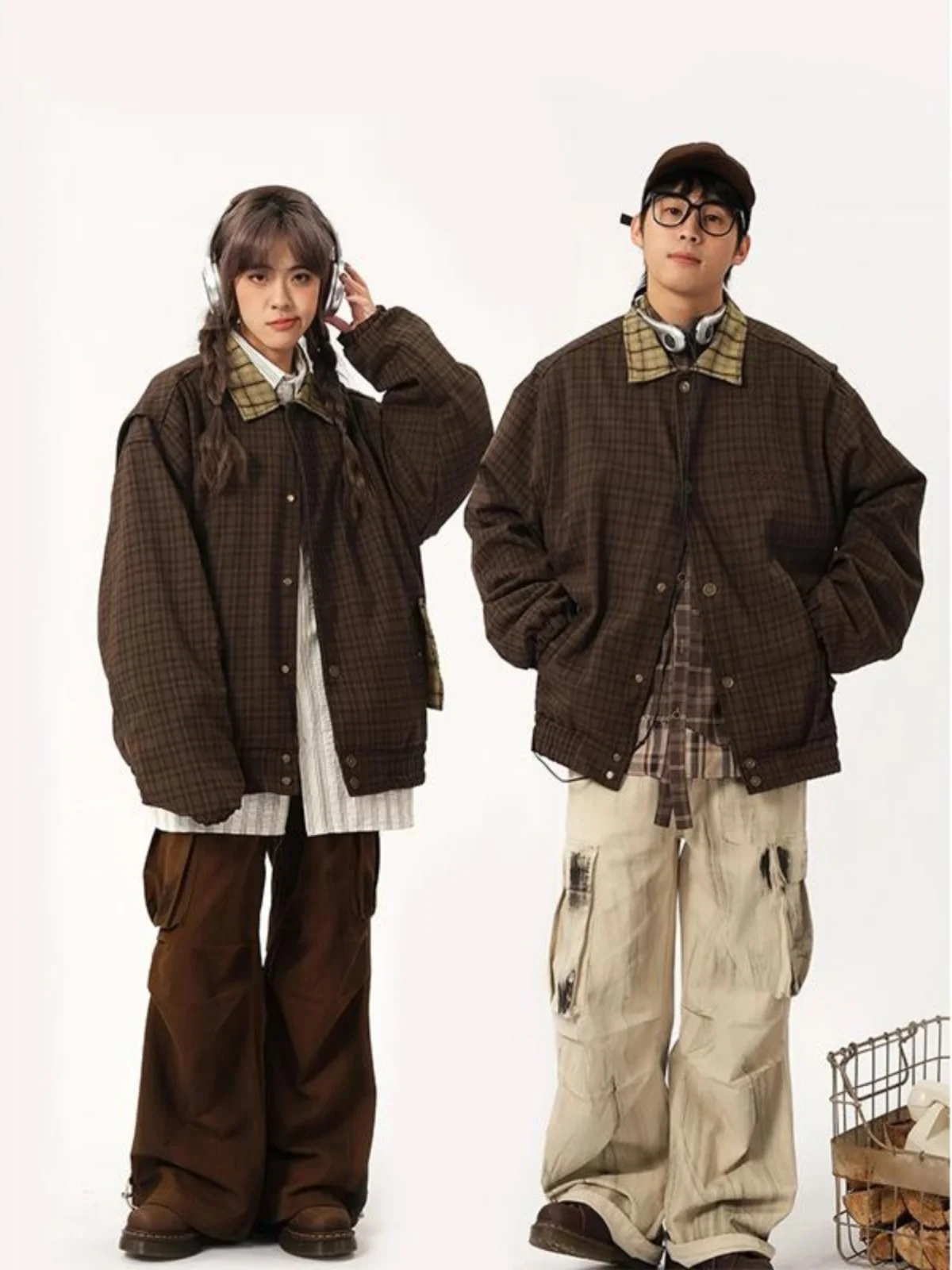 Ретро-куртка в японском стиле в клетку, свободного кроя, повседневная, весенне-осенняя, модная, парная, молодежная, популярная модель
Ретро-куртка в японском стиле в клетку, свободного кроя, повседневная, весенне-осенняя, модная, парная, молодежная, популярная модель