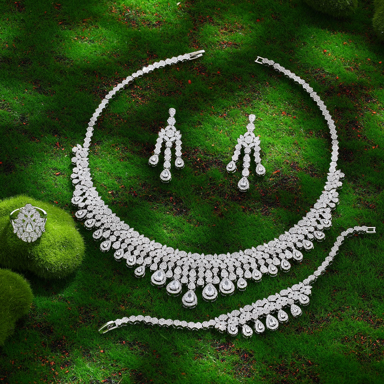 2024 New 4-Piece Designer Bride Wedding Jewelry Set Women's Discount Fashion Elegant Women's Set Wedding Neck Jewelry Bride
2024 New 4-Piece Designer Bride Wedding Jewelry Set Women's Discount Fashion Elegant Women's Set Wedding Neck Jewelry Bride