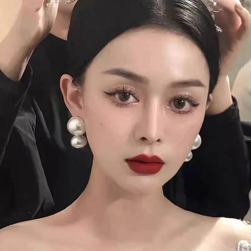 Bridal Vintage Hepburn Dangle Earrings Pearl Drop Classic Elegance French Style Noblewomen Necklace
Bridal Vintage Hepburn Dangle Earrings Pearl Drop Classic Elegance French Style Noblewomen Necklace