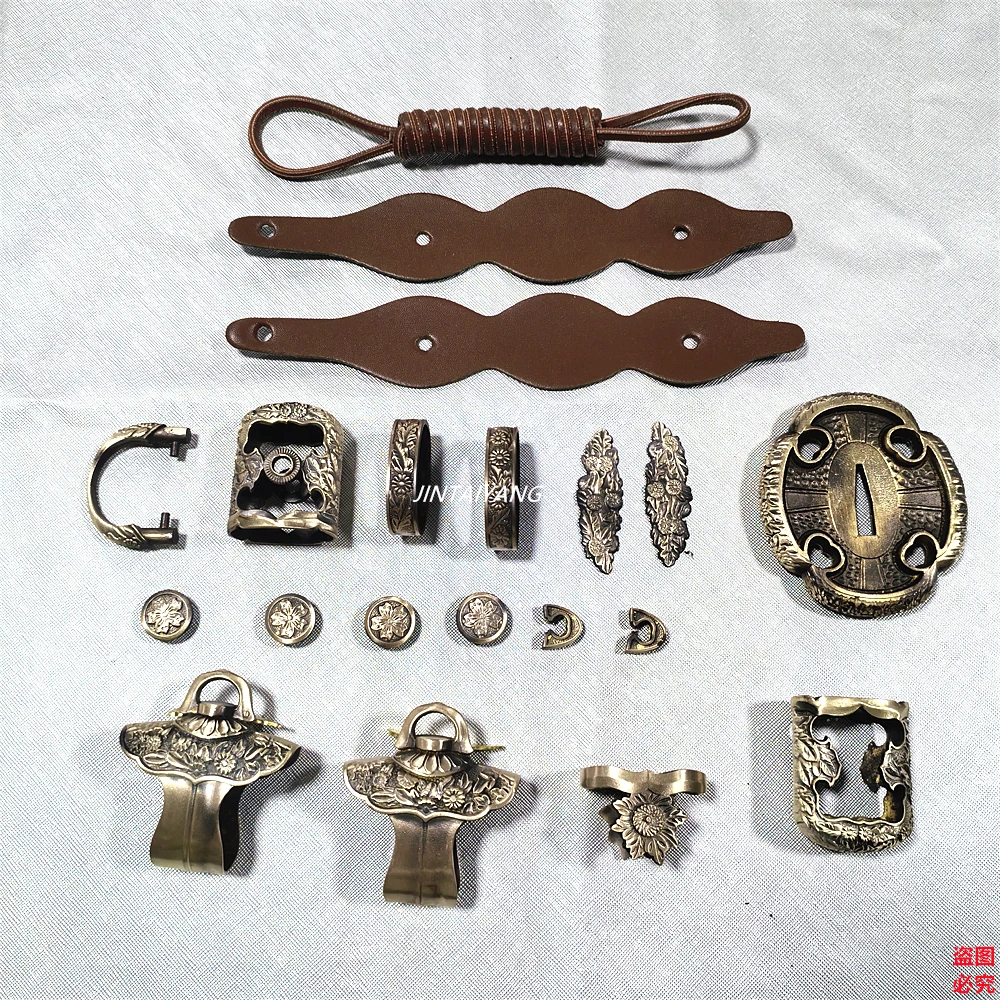 Set Copper Brass Tachi Sword Accessories Tsuba Fuchi Kashira Koijichi Koijiri Tassel Ring F Japanese Katana Fittings Rare
Set Copper Brass Tachi Sword Accessories Tsuba Fuchi Kashira Koijichi Koijiri Tassel Ring F Japanese Katana Fittings Rare