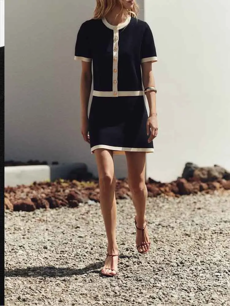 European style new women's fashion simple versatile short-sleeved round neck knitted jacket skirt suit
European style new women's fashion simple versatile short-sleeved round neck knitted jacket skirt suit