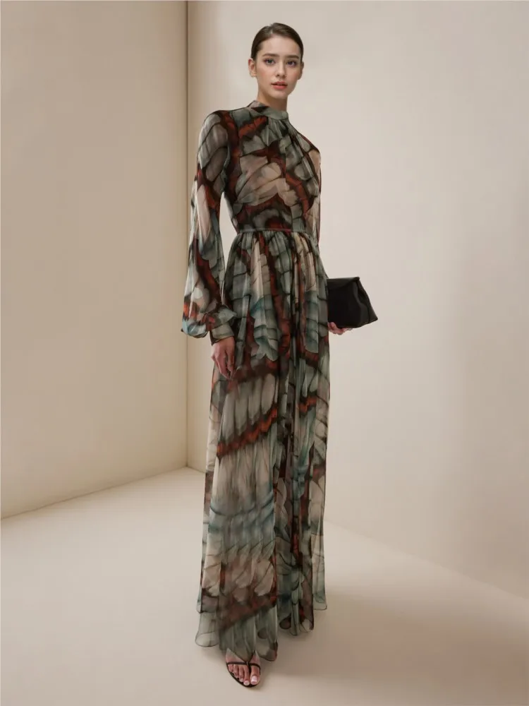 A new long-sleeved elegant lantern sleeve printed long stand-up collar dress
A new long-sleeved elegant lantern sleeve printed long stand-up collar dress