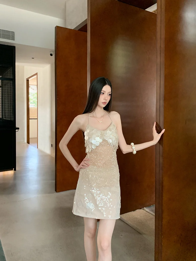 Beach Vacation Low Waist Halter Net Gown Pearl Trim Half Skirt Women's Summer Fashion Hanfu Set Low Waist Bodycon Pearl ...
Beach Vacation Low Waist Halter Net Gown Pearl Trim Half Skirt Women's Summer Fashion Hanfu Set Low Waist Bodycon Pearl ...