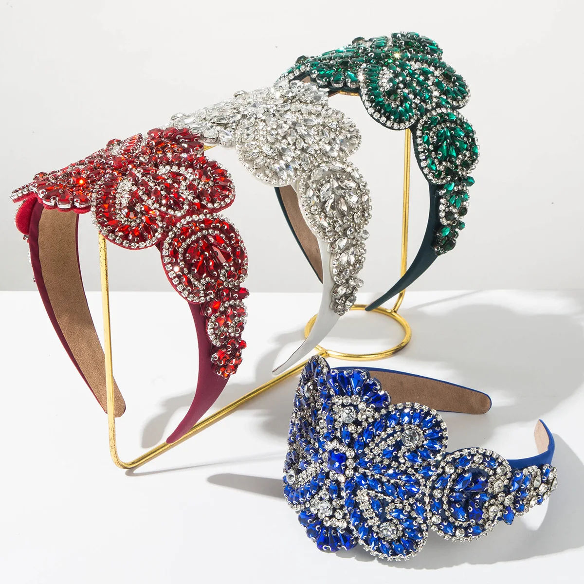 Винтажный широкий ободок для волос в стиле барокко, элегантный, универсальный, полностью инкрустированный стразами, с ощущением роскоши, для выпускного вечера и вечеринок
Винтажный широкий ободок для волос в стиле барокко, элегантный, универсальный, полностью инкрустированный стразами, с ощущением роскоши, для выпускного вечера и вечеринок