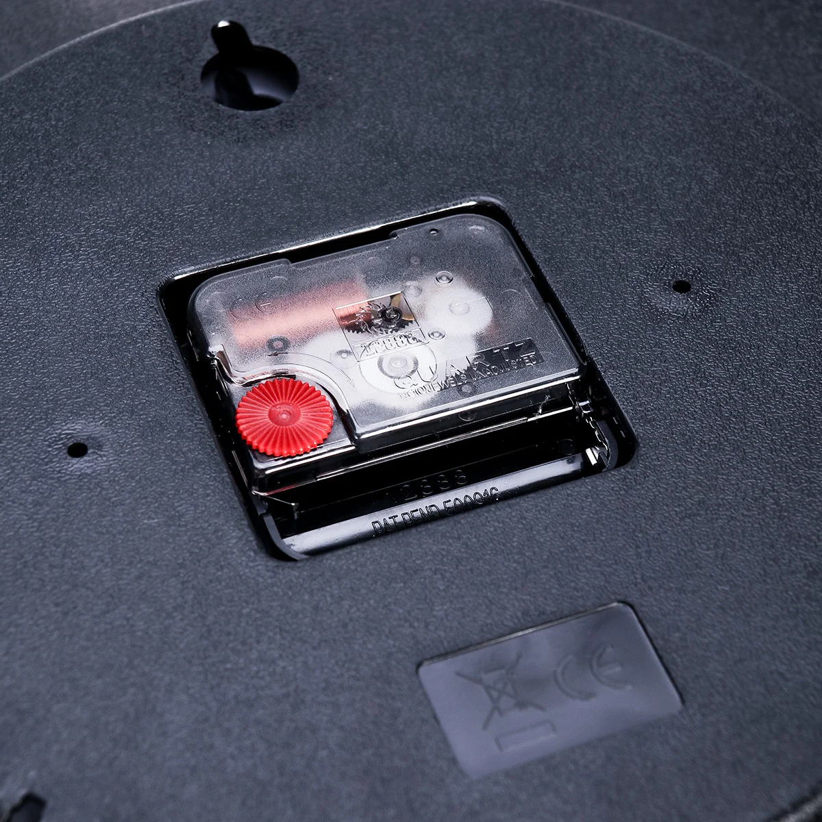 Wall Clock Silver Round Classic Frame Non Ticking Large Numbers Dust Resistant for Living Room Office 
Wall Clock Silver Round Classic Frame Non Ticking Large Numbers Dust Resistant for Living Room Office