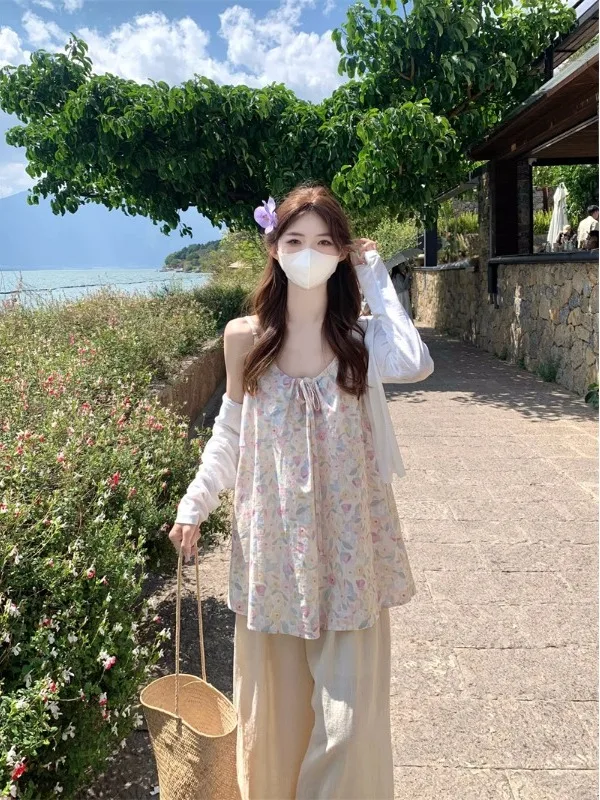 plus Size Fashionable Simple Versatile Floral Print Belted V-Neck Halter Vest Cover up Slimming Effect Retro Style Women's Top
plus Size Fashionable Simple Versatile Floral Print Belted V-Neck Halter Vest Cover up Slimming Effect Retro Style Women's Top