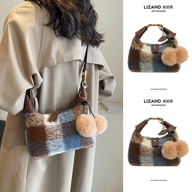 Autumn Winter Women's Crossbody Bag Plaid Woolen Handbag Faionable Casual oulder Bag Handheld Bag Lightweight Bag
Autumn Winter Women's Crossbody Bag Plaid Woolen Handbag Faionable Casual oulder Bag Handheld Bag Lightweight Bag
