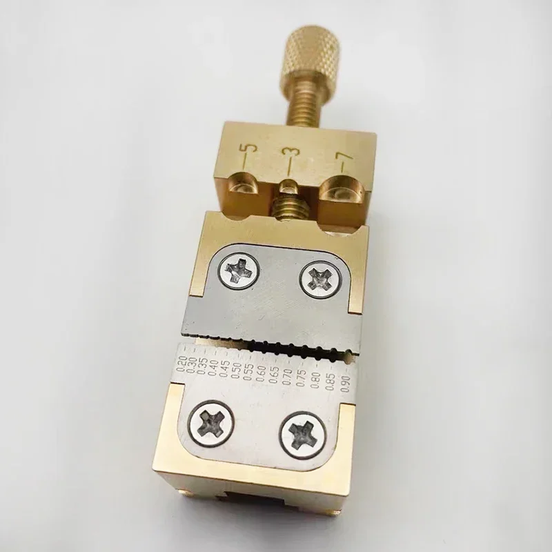 # Инструмент для ремонта часов, тиски из чистой меди, головка ручки, указатель, игла, зажим для трубки, система колес, зажим, головка ручки, настольное фиксированное сиденье
# Инструмент для ремонта часов, тиски из чистой меди, головка ручки, указатель, игла, зажим для трубки, система колес, зажим, головка ручки, настольное фиксированное сиденье