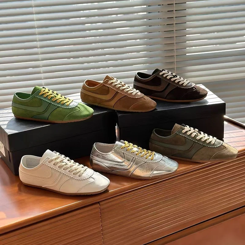 High quality German Training Shoes Women 2025 Summer new Cow suede Outdoor Casual sneakers Flats Luxury Womens
High quality German Training Shoes Women 2025 Summer new Cow suede Outdoor Casual sneakers Flats Luxury Womens