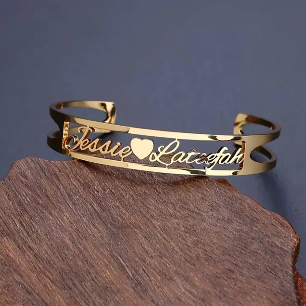 A Customized Personalized Heart-shaped Bracelet with an Elegant Bohemian Style, Suitable for Daily Wear and gift Giving
A Customized Personalized Heart-shaped Bracelet with an Elegant Bohemian Style, Suitable for Daily Wear and gift Giving