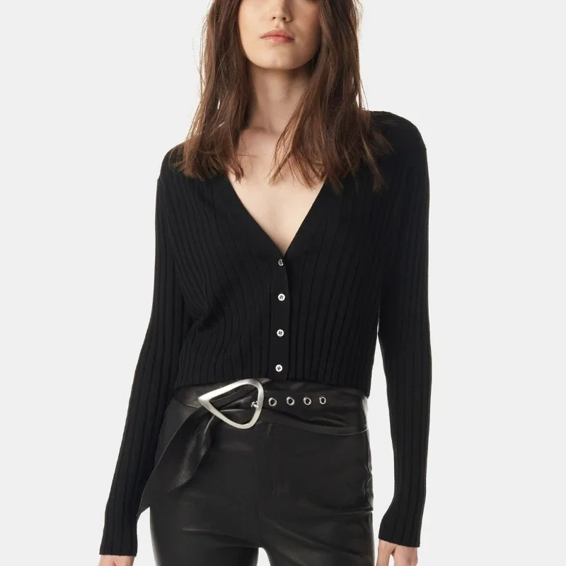 Spring and Summer New Women Skin-feeling Air-conditioned Shirt with Strips Knitted Cardigan
Spring and Summer New Women Skin-feeling Air-conditioned Shirt with Strips Knitted Cardigan