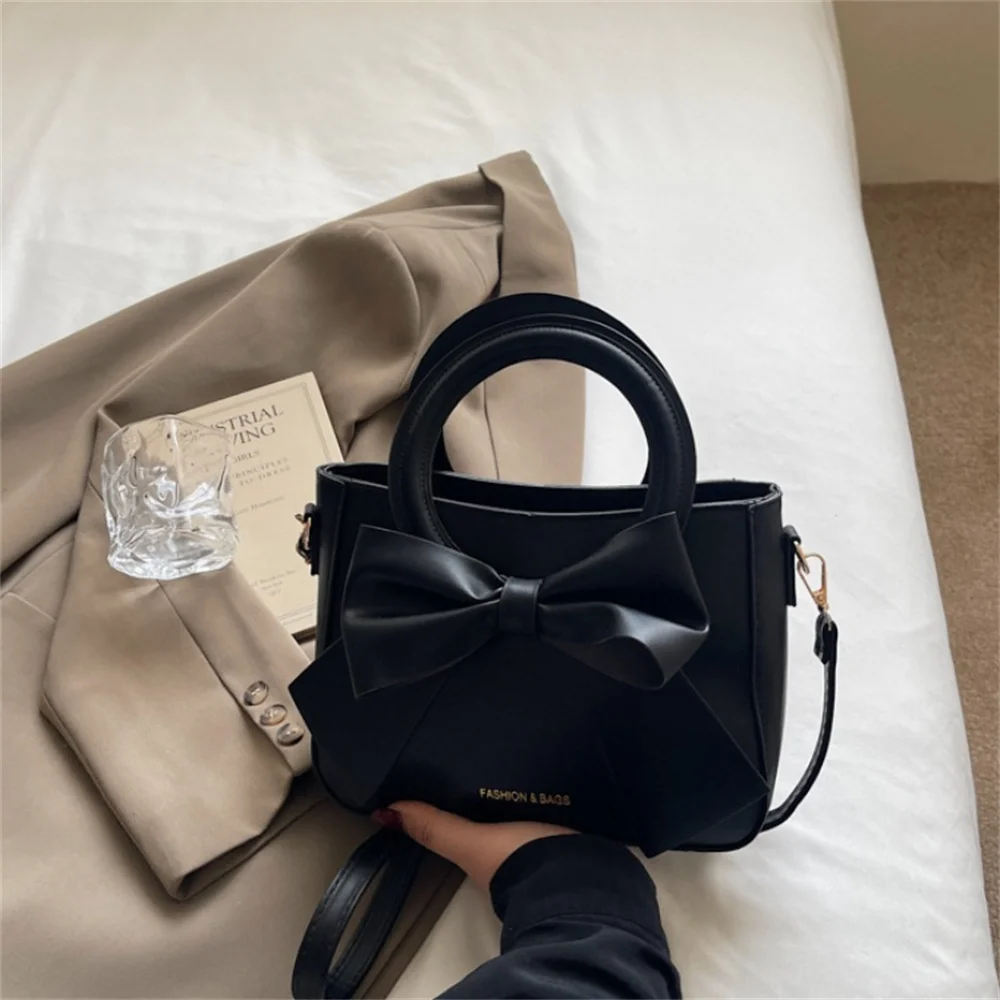 ISKYBOB Cute Bow Handbags For Women's Fashion Casual PU Leather Trendy Daily Crossbody Bag Ladies Shoulder Bag bolsa feminina
ISKYBOB Cute Bow Handbags For Women's Fashion Casual PU Leather Trendy Daily Crossbody Bag Ladies Shoulder Bag bolsa feminina